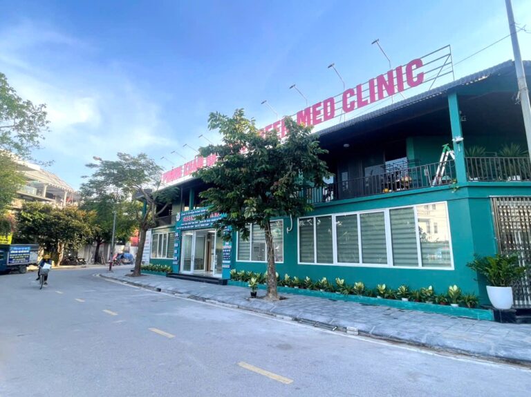 góc phải tòa nhà chỉnh độ sáng